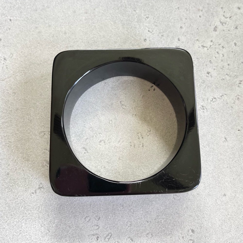 Vintage Black Chunky Acrylic Square Bangle Bracelet - Picture 3 of 5